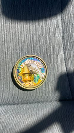 Legoland exclusive Mr. Gold sea life pop badge