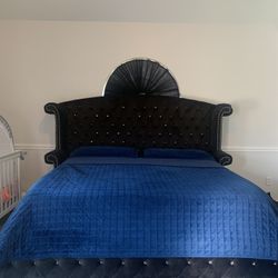 Luxurious Black King Bed Frame 