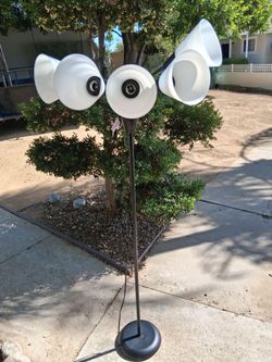 !! Floor Lamp With 1 Bulb Works Great Firm Price