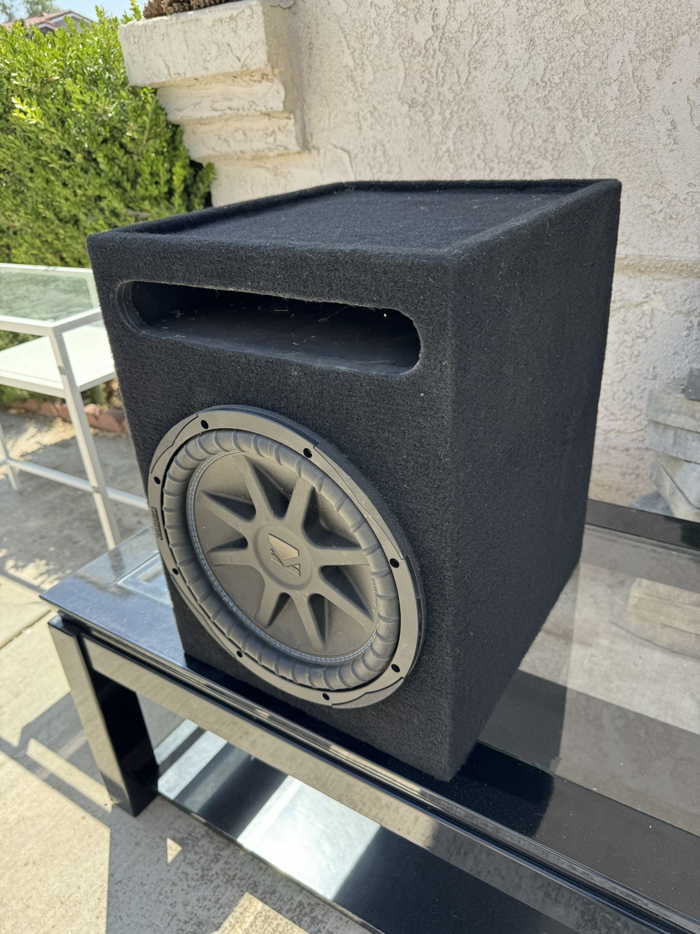 ► Kicker ComVX 12” Subwoofer w/ Kicks Bass Boom Box Cvx12 14 x 17.5 X 19.5”