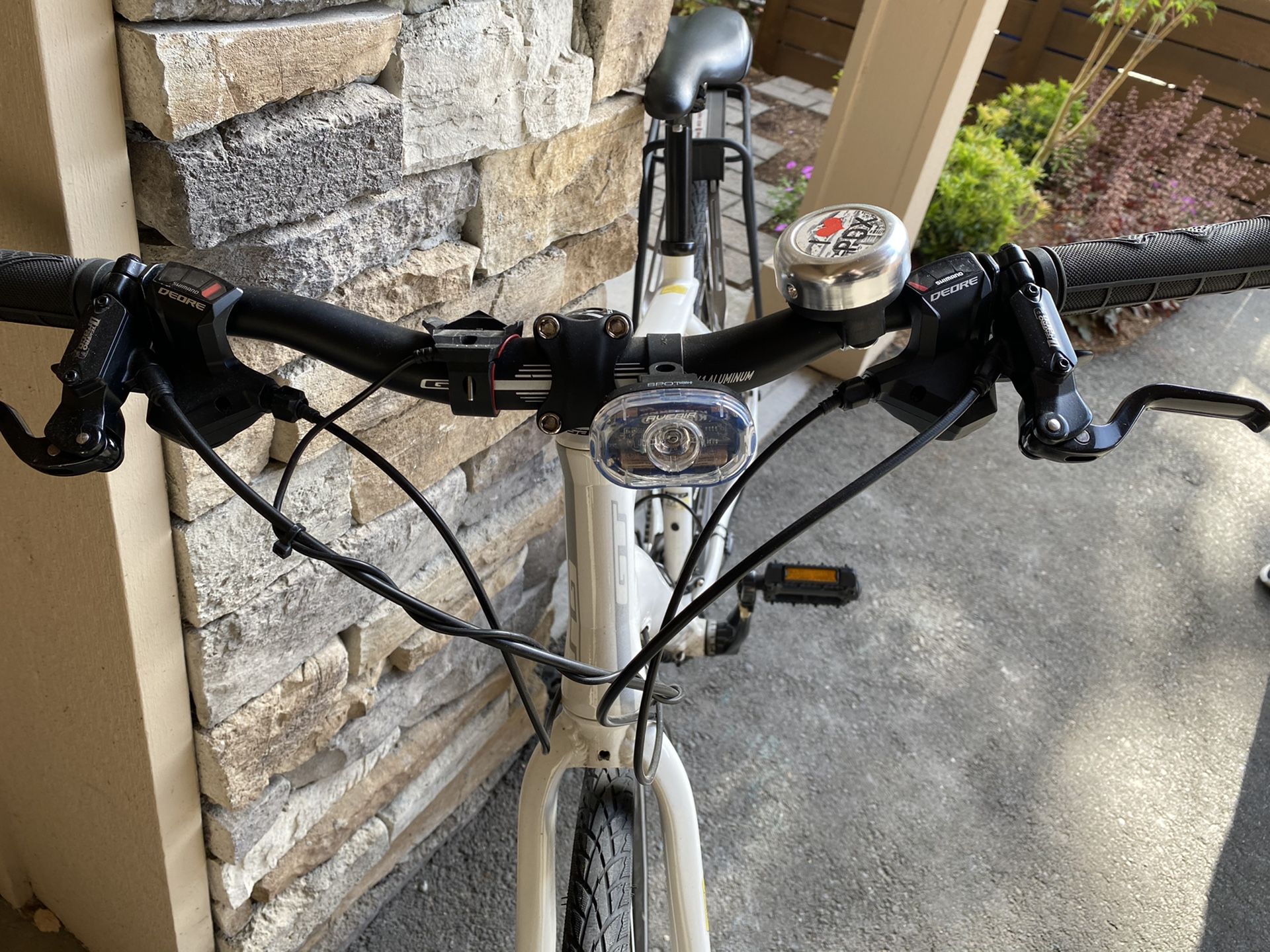 gt traffic 2.0 hybrid bike