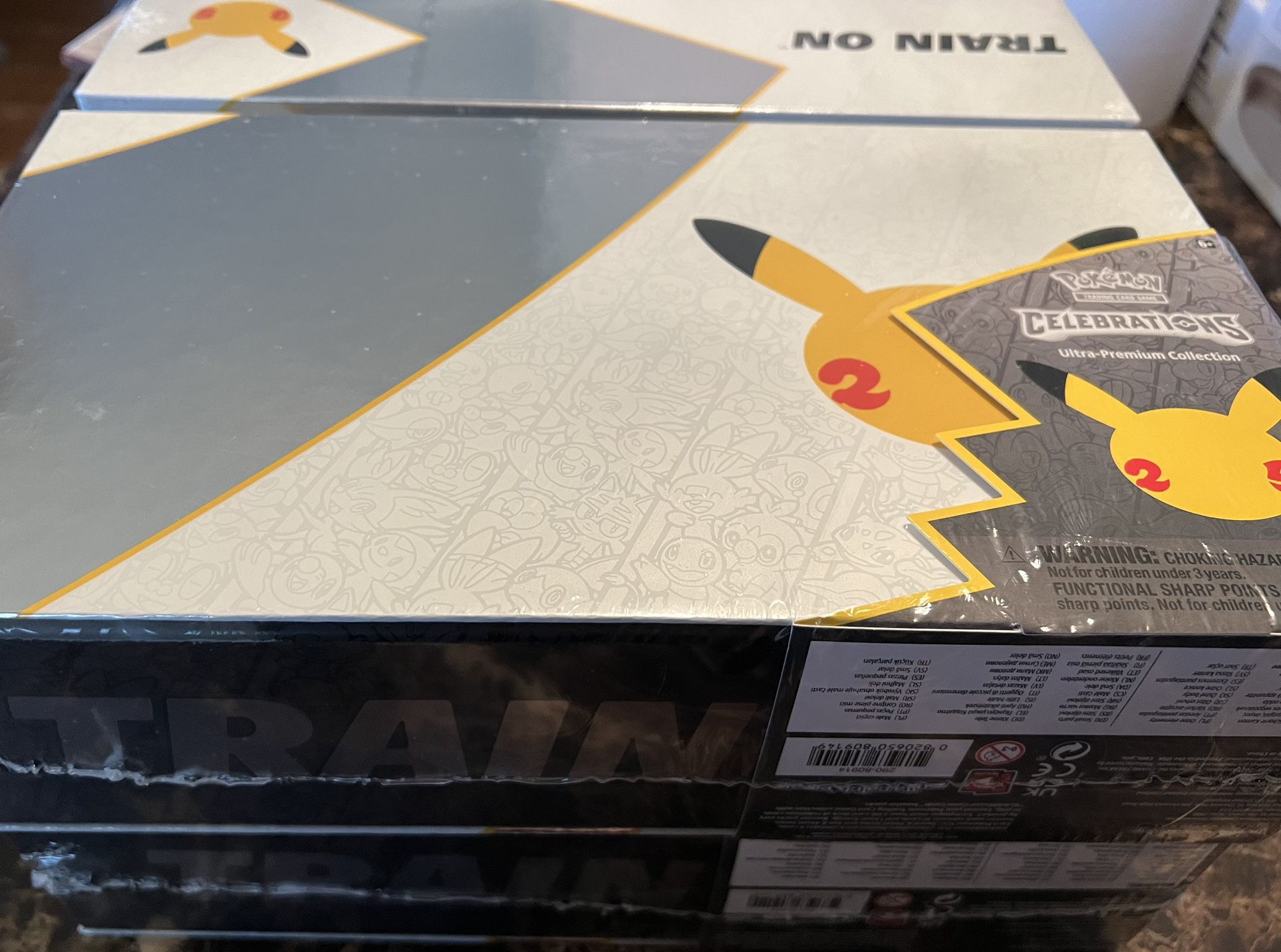 New Pokémon Ultra premium Box