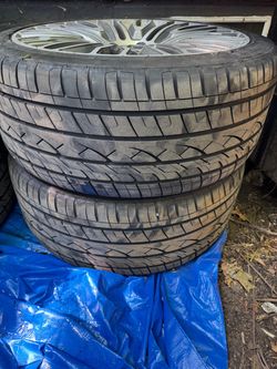 22’ wheels and tires in good condition with some curb rashes on some of the wheels nothing major