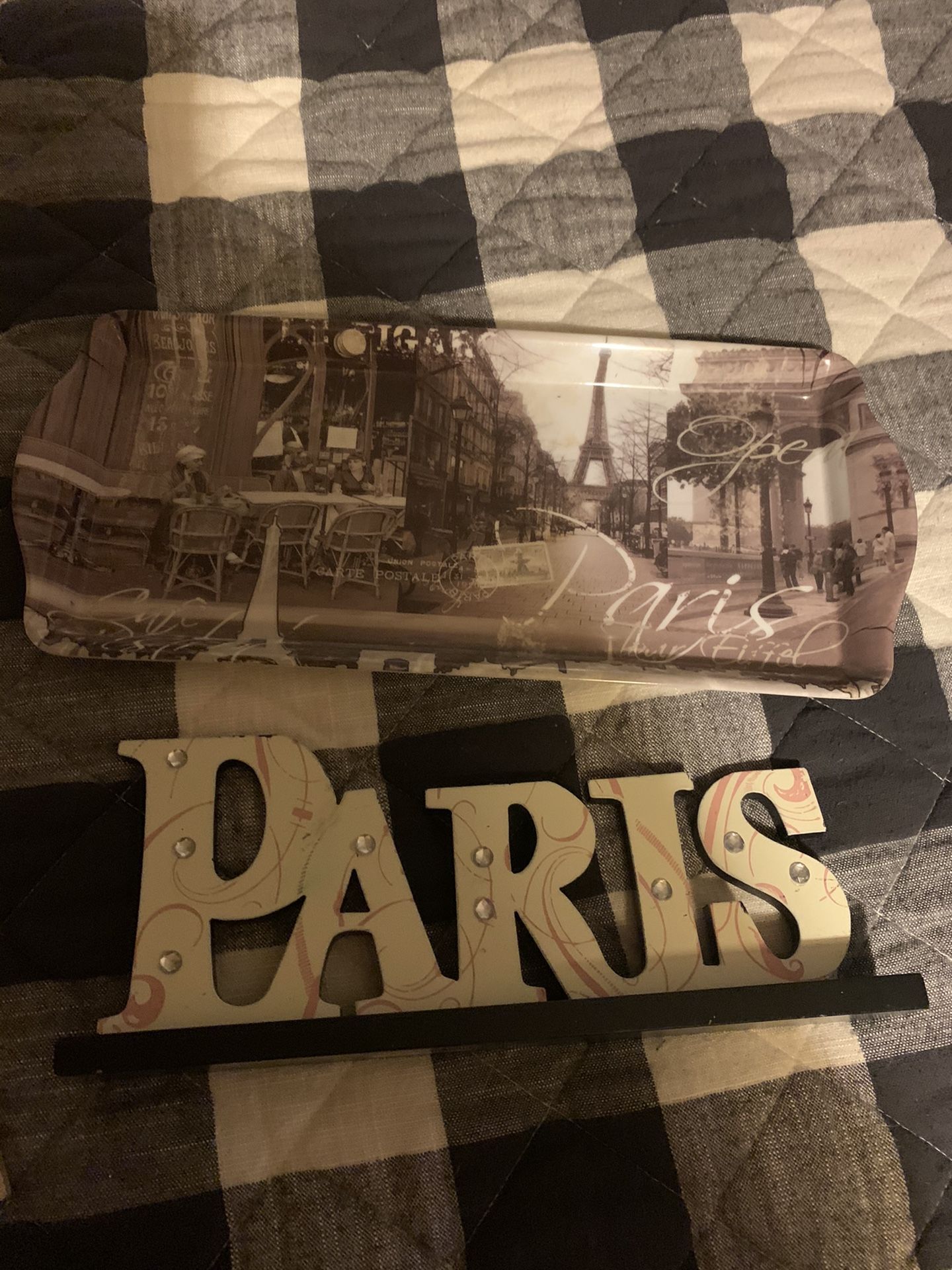 Home decor Tray and Paris sign