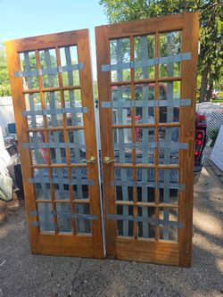 The price is firm.. 60x80 exterior / interior French wooden doors