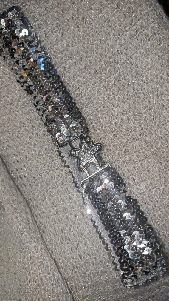NEW Girls Silver Sequin Belt Stretches 23-34" With Star Buckle.