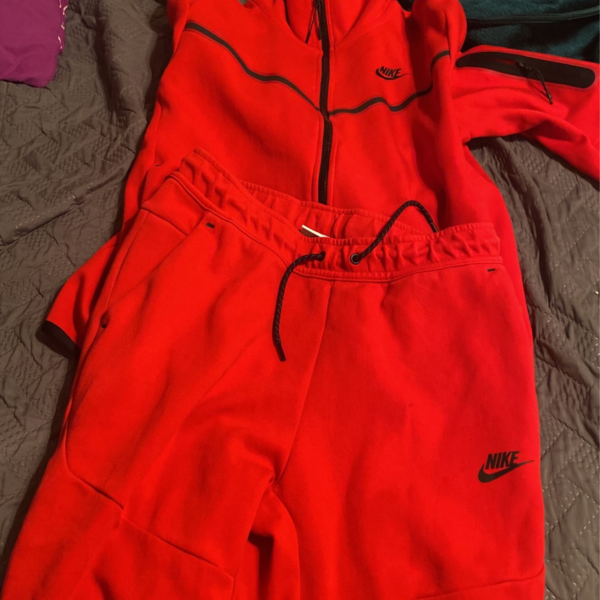 Nike Tech Outfit The Whole Outfit 80 On Special Before 12:00 for Sale in  San Antonio, TX - OfferUp
