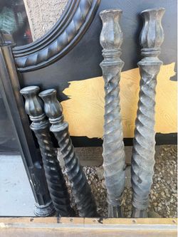Free solid wood bed frame with pillars