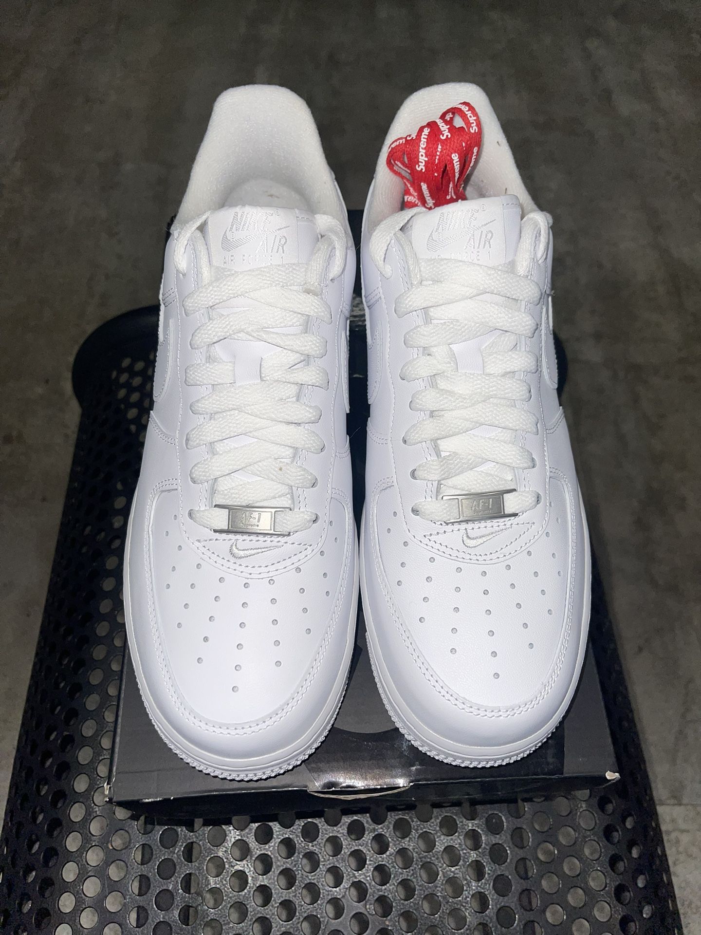 Nike Air Force SUPREME white