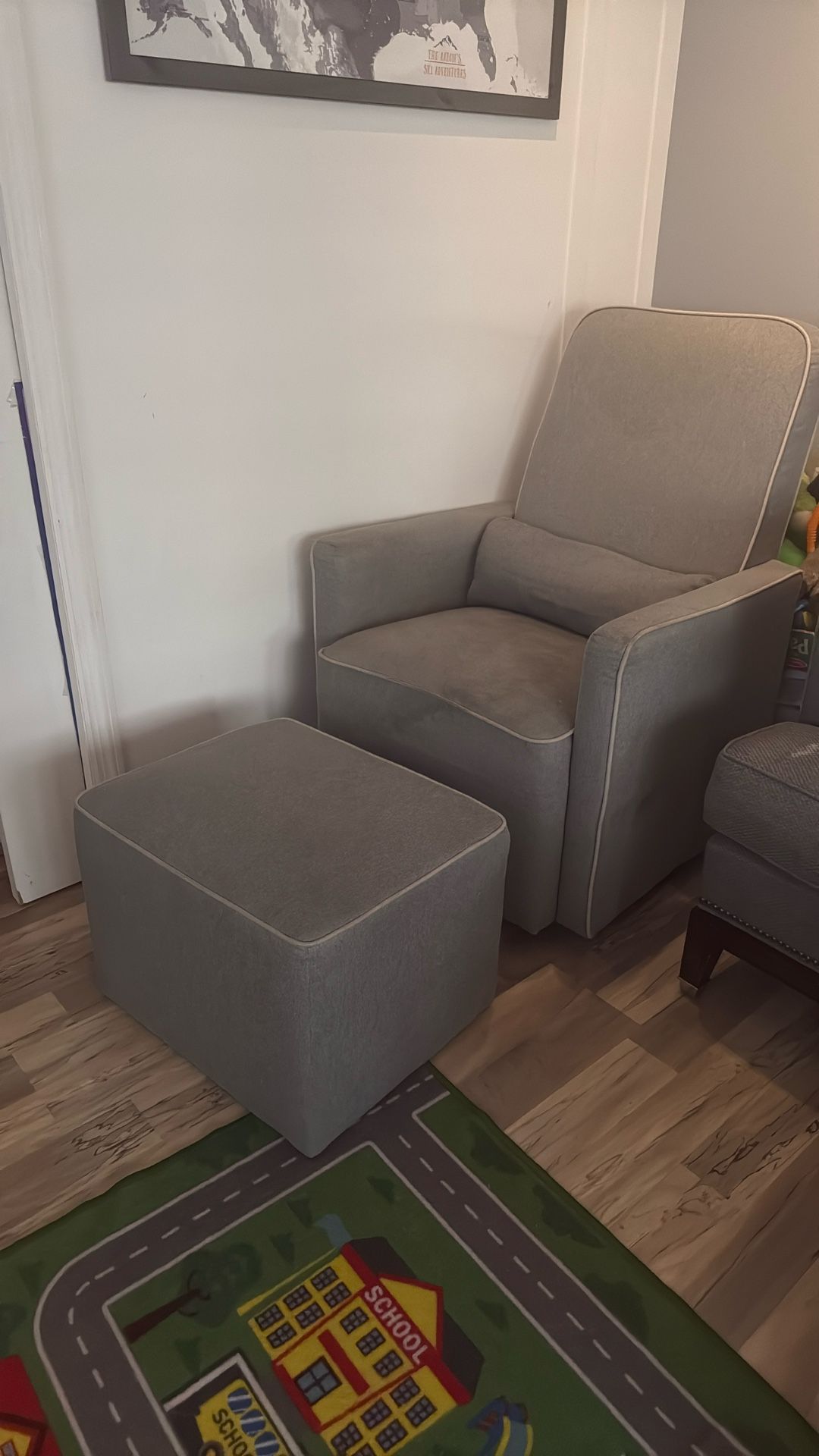 DaVinci Olive Glider and Ottoman