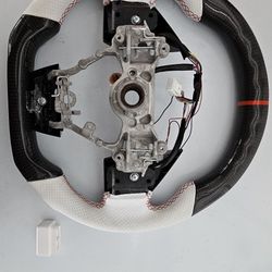2016 Custom Steering Wheel & 9in Dasaita Head Unit 