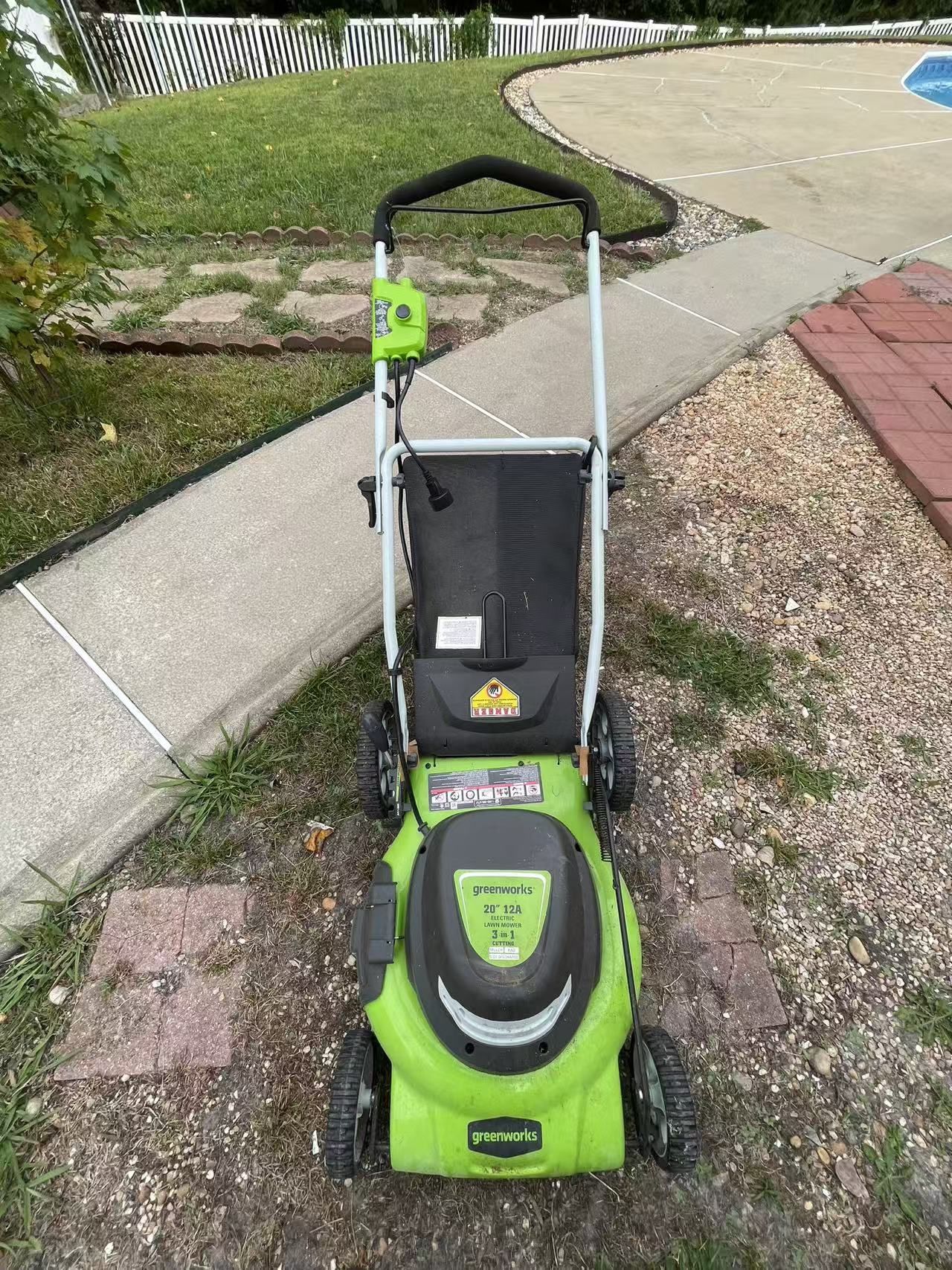 Electronic Lawn Mower