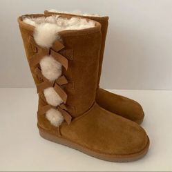 Girls KOOLABURRA BY UGG BOOTS SIZE 4Y