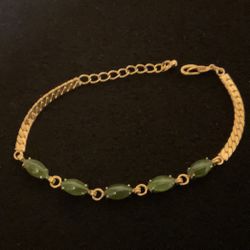 8” Goldtone  Emerald Stone Bracelet 