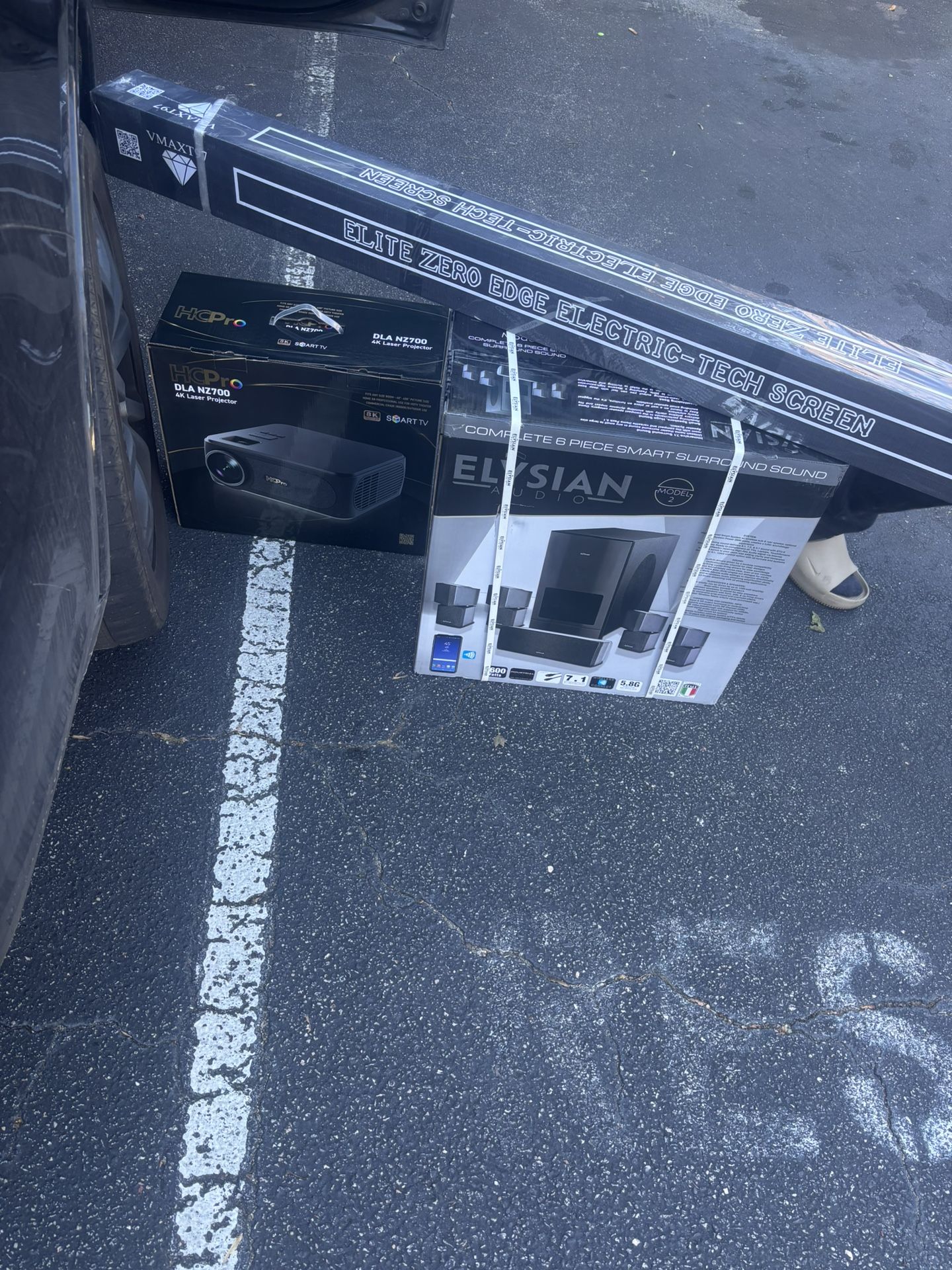 Elite Zero Edge Electric Tech Screen and JVC Projector