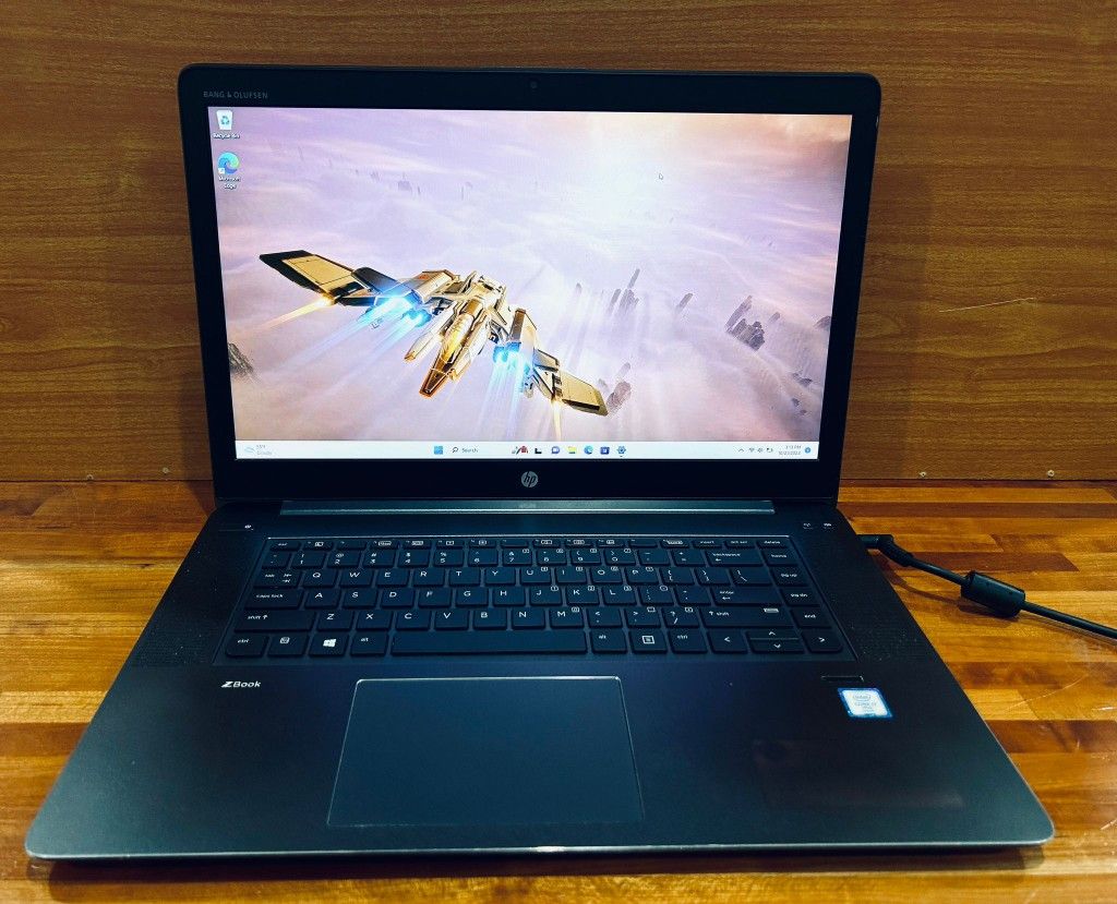HP ZBook 15” i7 6820HQ 32GB RAM 500GB SSD NVIDIA QUADRO
