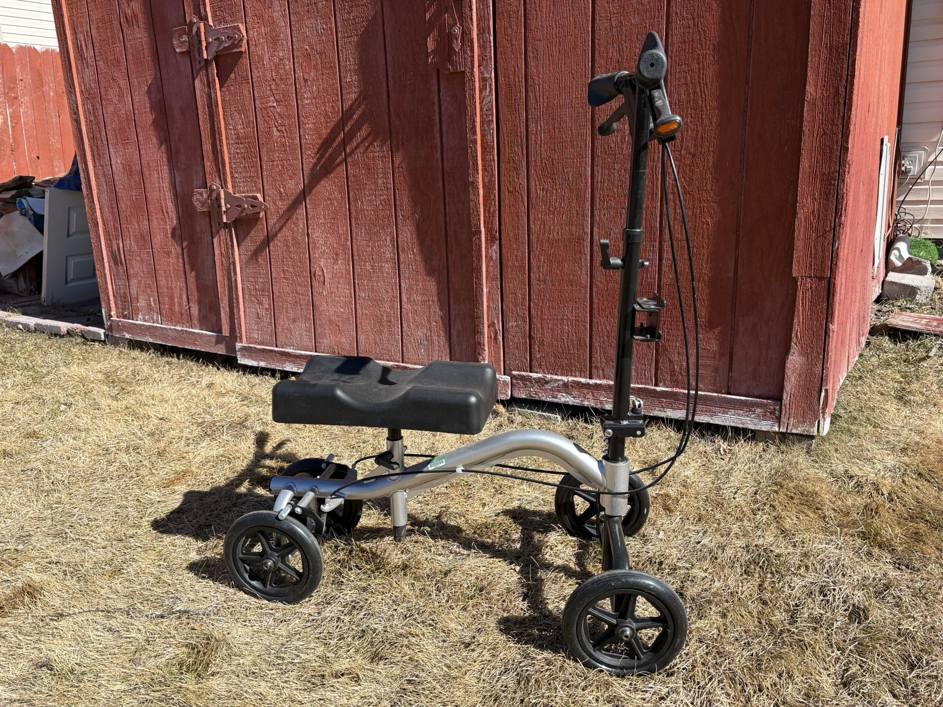 Nova Knee Walker - Metallic Silver