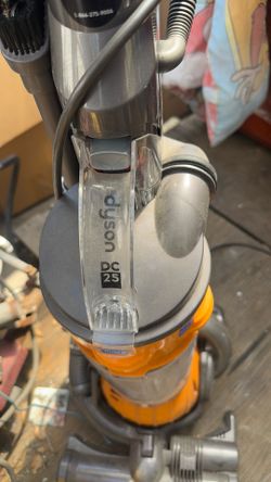Dyson DC25 Vacuum different type of vacuum