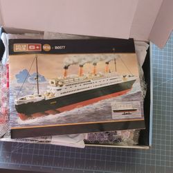 Titanic Lego Set