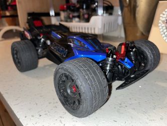 Arrma typhon grom blx3s