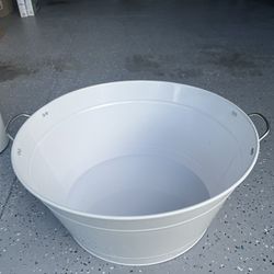 Brand New Extra Large Metal Party Drink Tub 