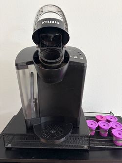 Keurig Single-Serve Coffee Maker + 6 Reusable K-Cup Filters $40 OBO