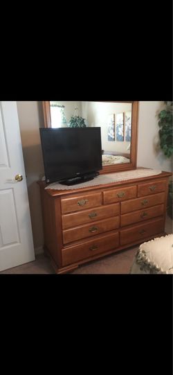 VINTAGE LINK TAYLOR SOLID MAPLE BEDROOM SET PLUS EXTRAS !