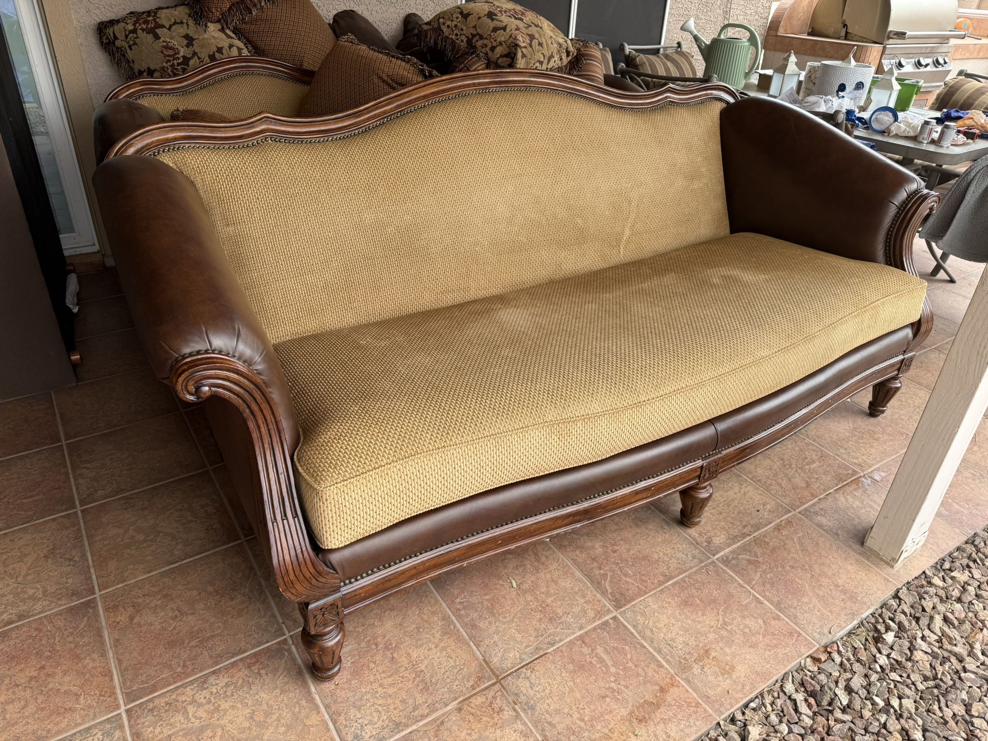 Thomas ville Sofa Set