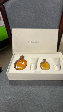 Calvin Klein 4 piece set for Men new