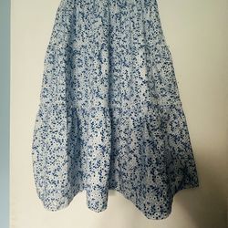 Super cute skirts size S , waist 22”-30”. Never used It has rubber band so it’s elastic