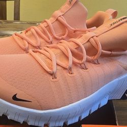 N Free Metcon 6, Men's size 10.5, Apricot