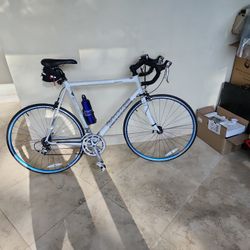 Cannoadle racing bike R800.