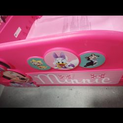 Toddler Bed With Matters 