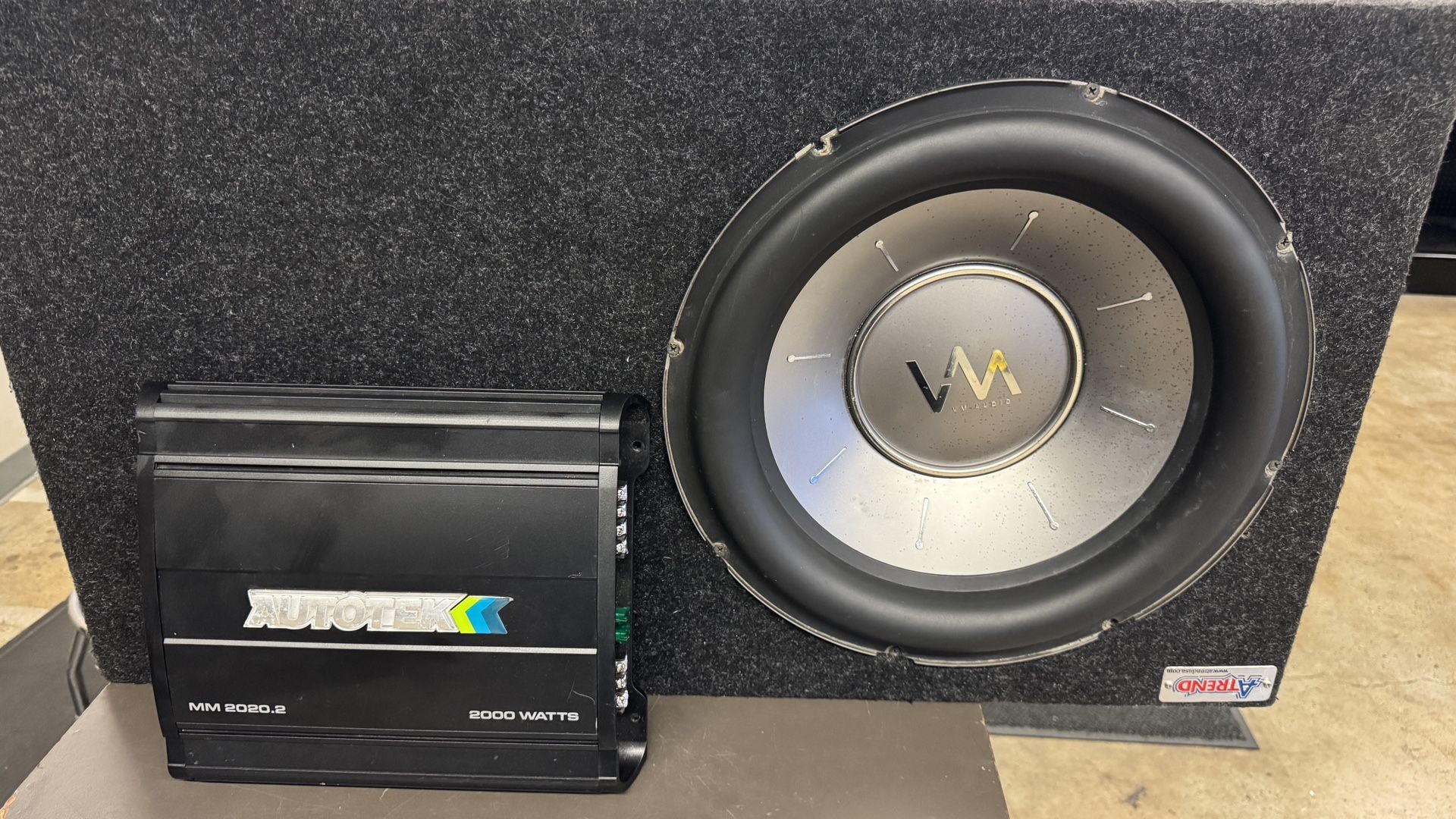 VM Audio 15” 2600 Watts sub in ported box w 2000W amp nothing sold separate no trades pick in Tacoma