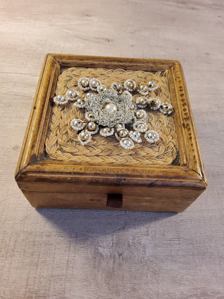 Cute Little Box Nice For Jewelry Or Anything You Would Like To Us It For Size .6"× 6"× 3" .