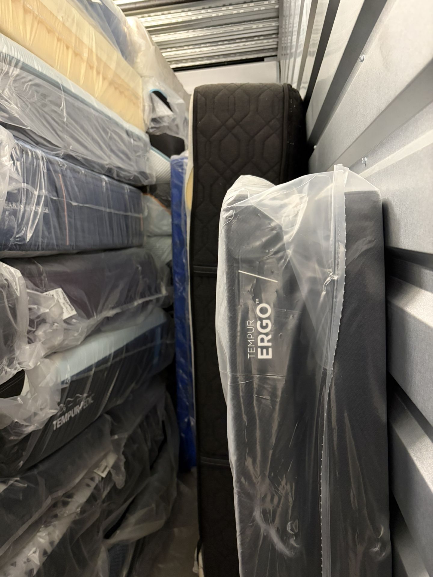 Tempurpedic Ergo adjustable base!!!! Brand New 