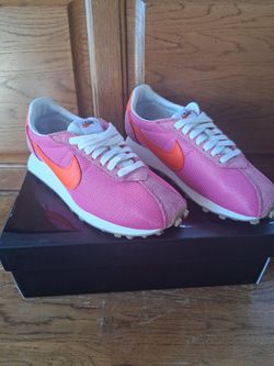 New nike size 8WOMEN