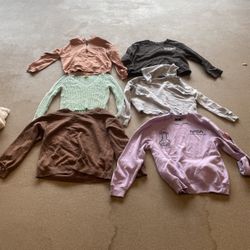 sweatshirt and sweater bundle 