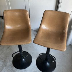2 HIGH TOP CHAIRS