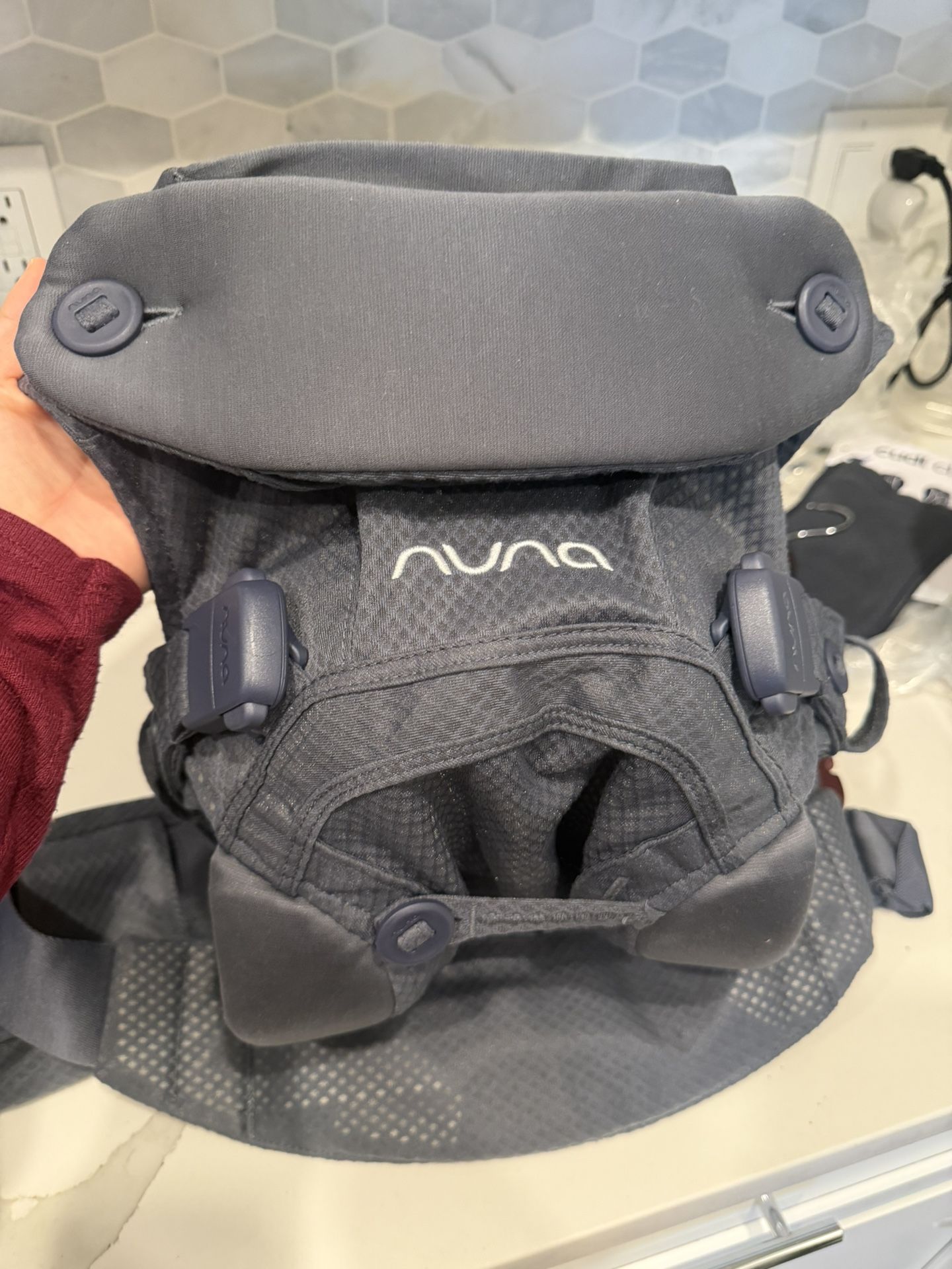 Like New! Nina Cudl Click Baby Carrier