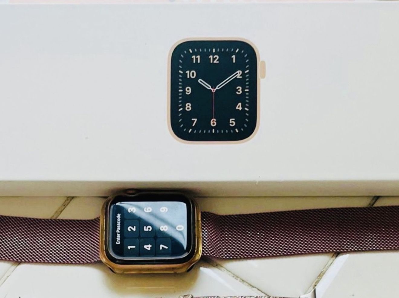 Apple Watch SE 2nd Never Used And 5 Bands To Change Style Of Watch