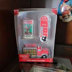 TOWN SQUARE  COLLECTION COCA COLA DINER ACCESSORY SIGNS DELIVERY TRUCK