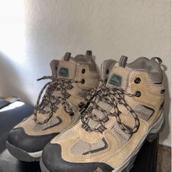 Women’s Hiking Boots