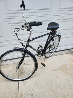 Hybrid bicycle Size xlarge wheels 700cc Multiple Speeds  190$ with accessories  230$