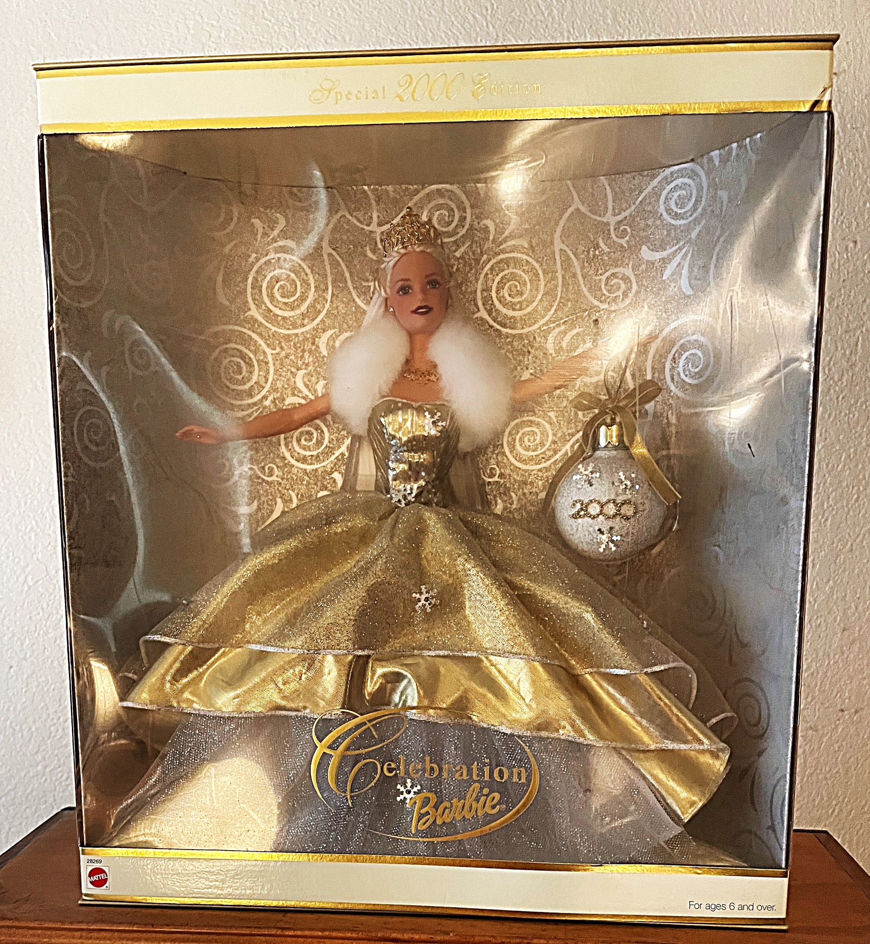 BARBIE CELEBRATION 2000 YEAR !