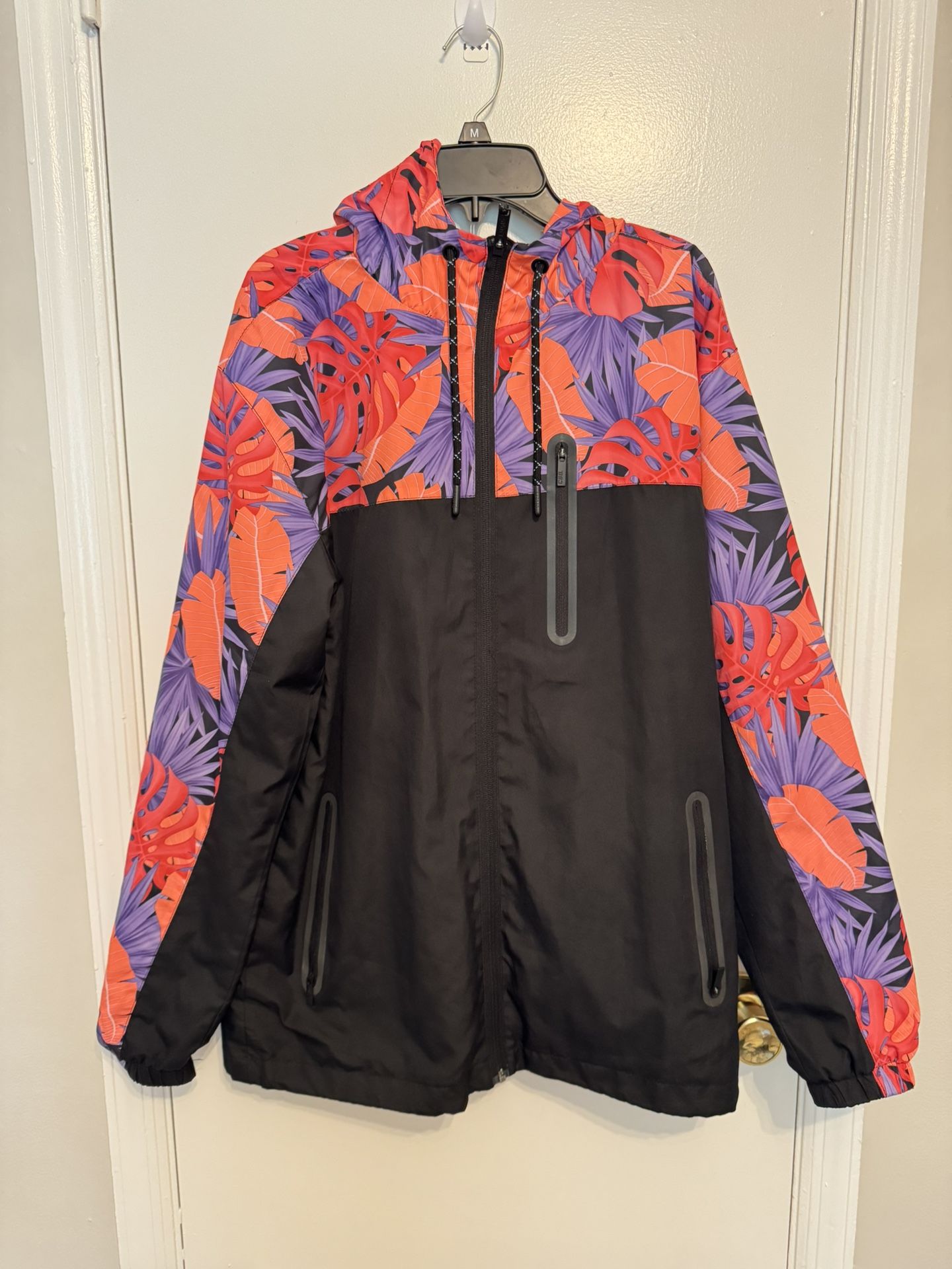 CSG Preowned Men's Jacket Windbreaker Zip Up Black Hoodie Pockets Size Small