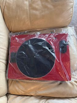 VPI Traveler V2 Turntable - Premium Crimson Red