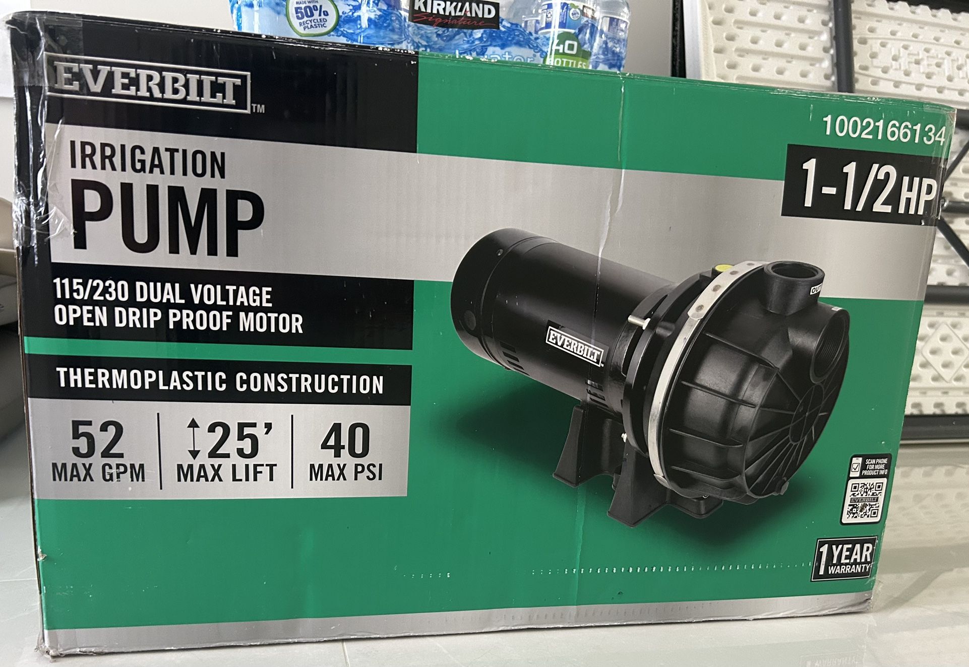 Bomba de aspersión de plástico de alta capacidad diseñada para riego de céspedes y jardines.