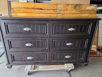 6-Drawer Dresser