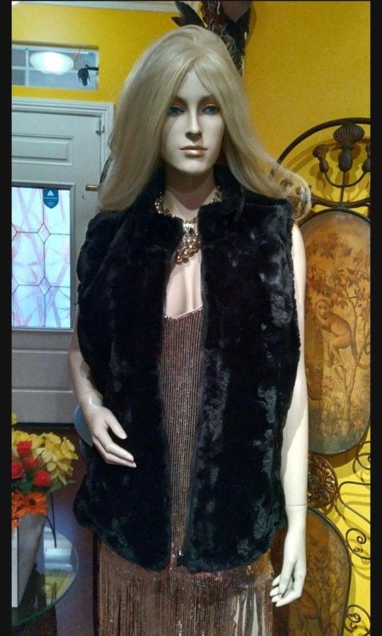 Ladies Reversible Vest With Faux Fur.  XXL 